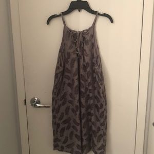 Elegant mini dress with velour embroidery and tie